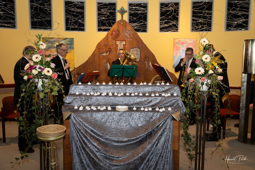 Altar bei der Gedenkmesse.